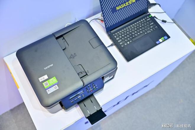 墨多功能一体机闪耀2025上海车展pg电子模拟器电脑版兄弟携彩色喷(图18)